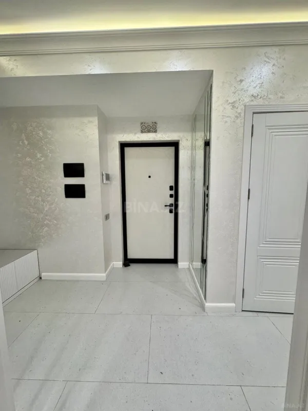 Satılır 3 otaqlı mənzil 117 m²