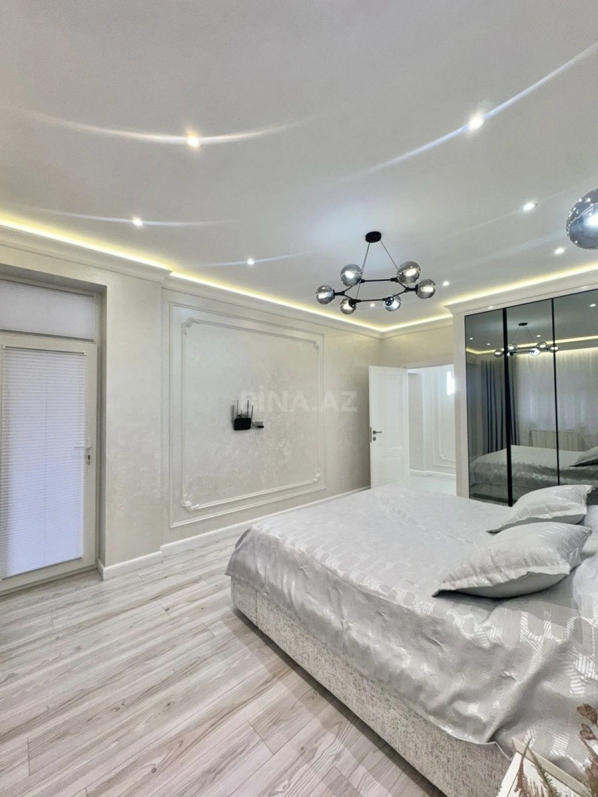 Satılır 3 otaqlı mənzil 117 m²