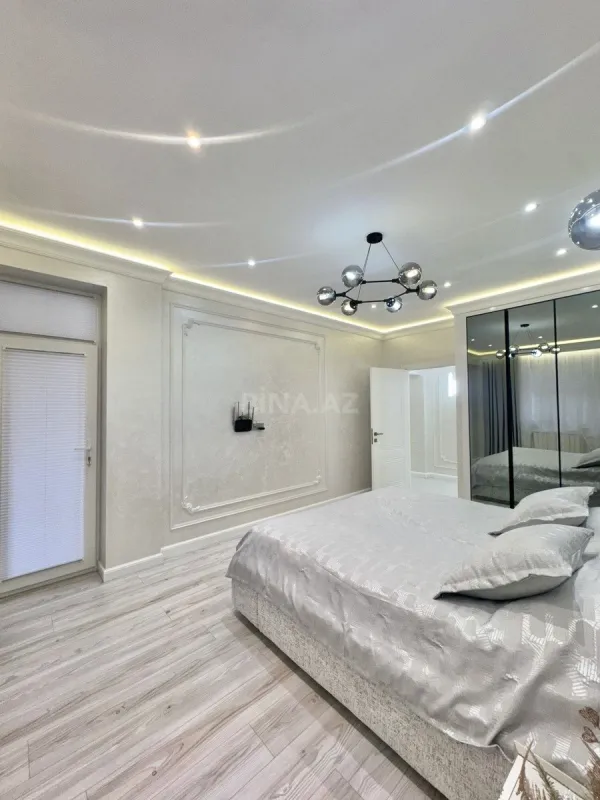 Satılır 3 otaqlı mənzil 117 m²