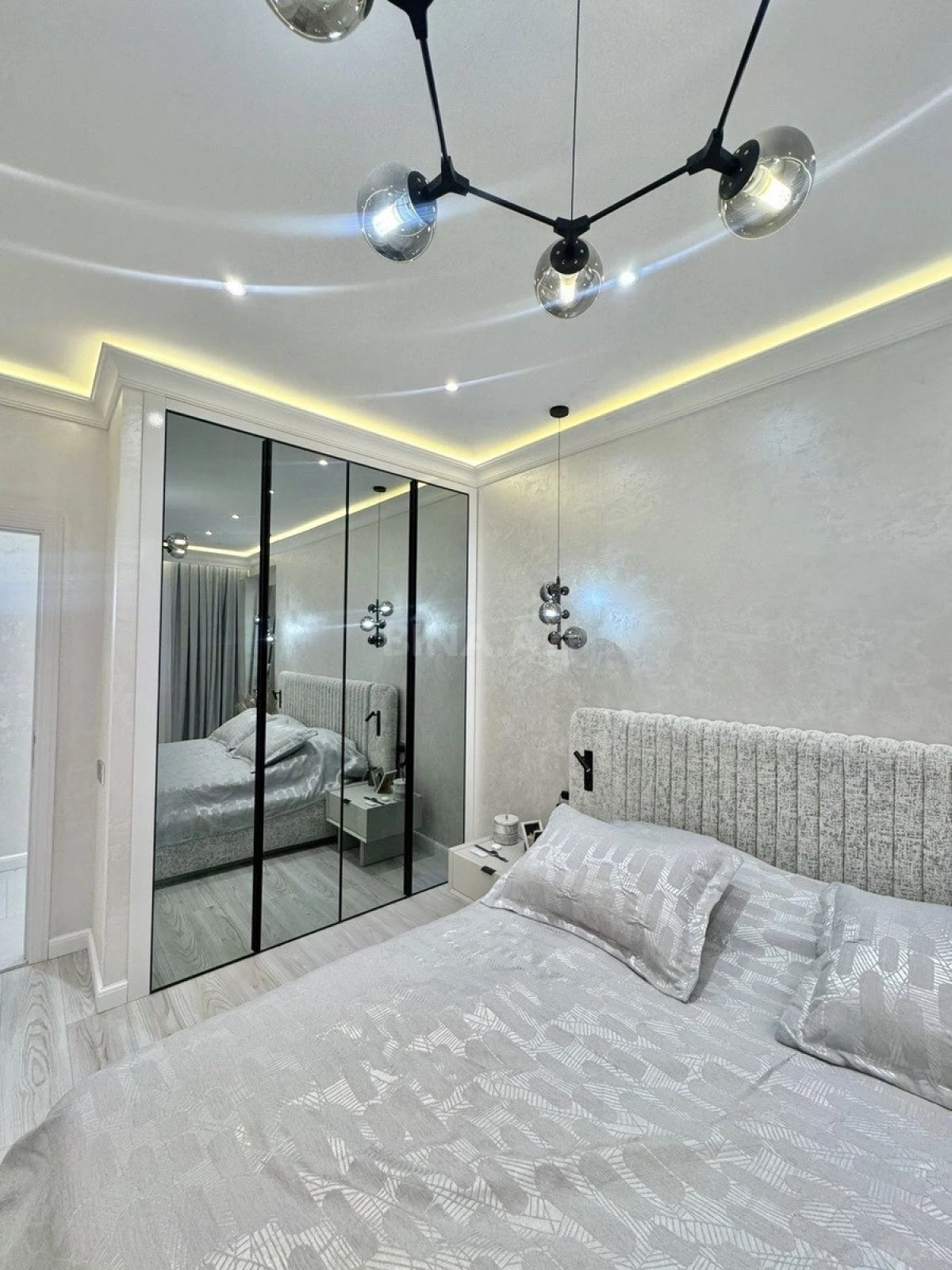Satılır 3 otaqlı mənzil 117 m²