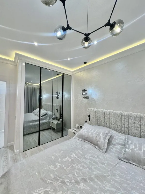 Satılır 3 otaqlı mənzil 117 m²