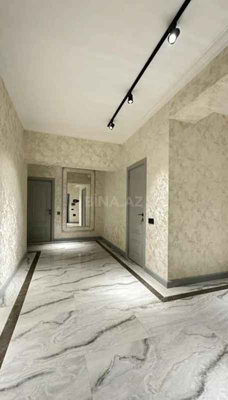 Satılır 2 otaqlı mənzil 78 m²