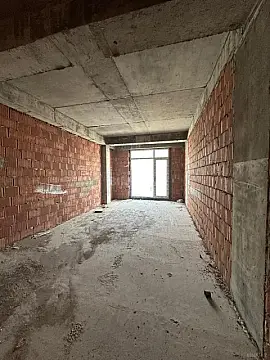 Satılır 4 otaqlı mənzil 181 m²