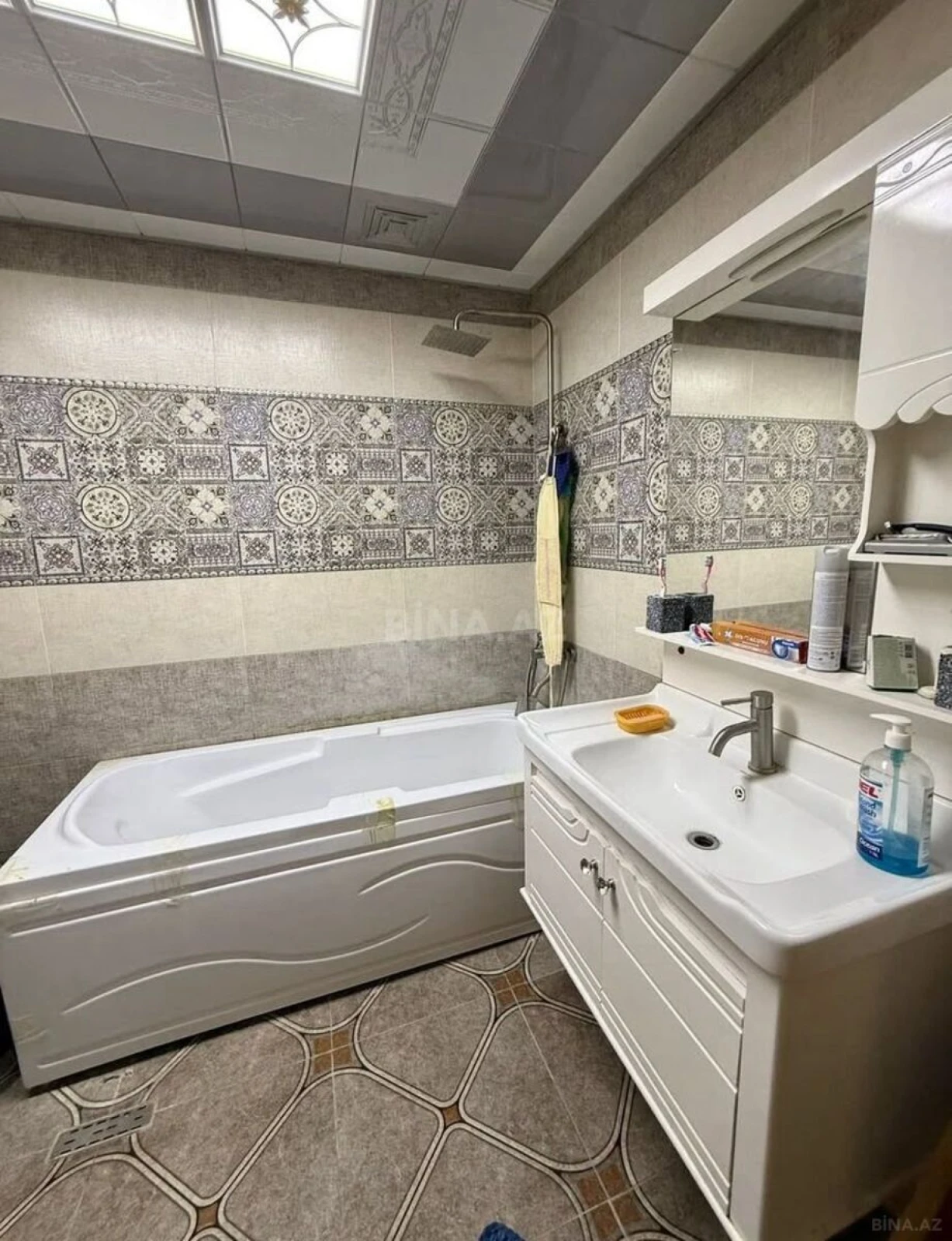 Satılır 2 otaqlı mənzil 74 m²