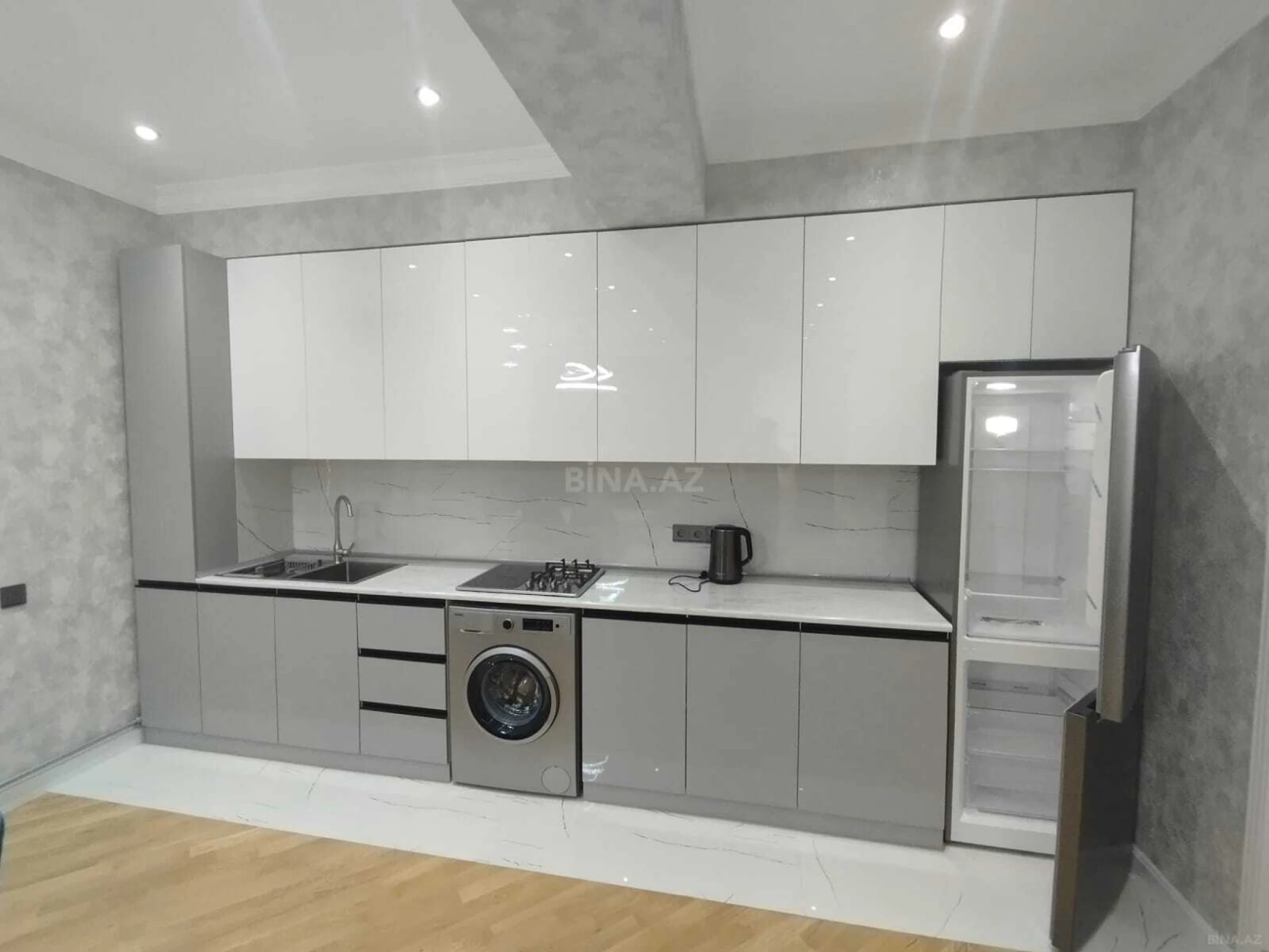 Kirayə verilir 2 otaqlı mənzil 58 m²