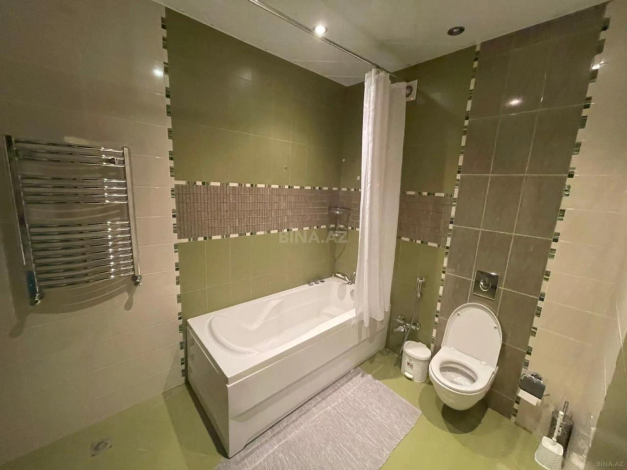 Kirayə verilir 2 otaqlı mənzil 105 m²