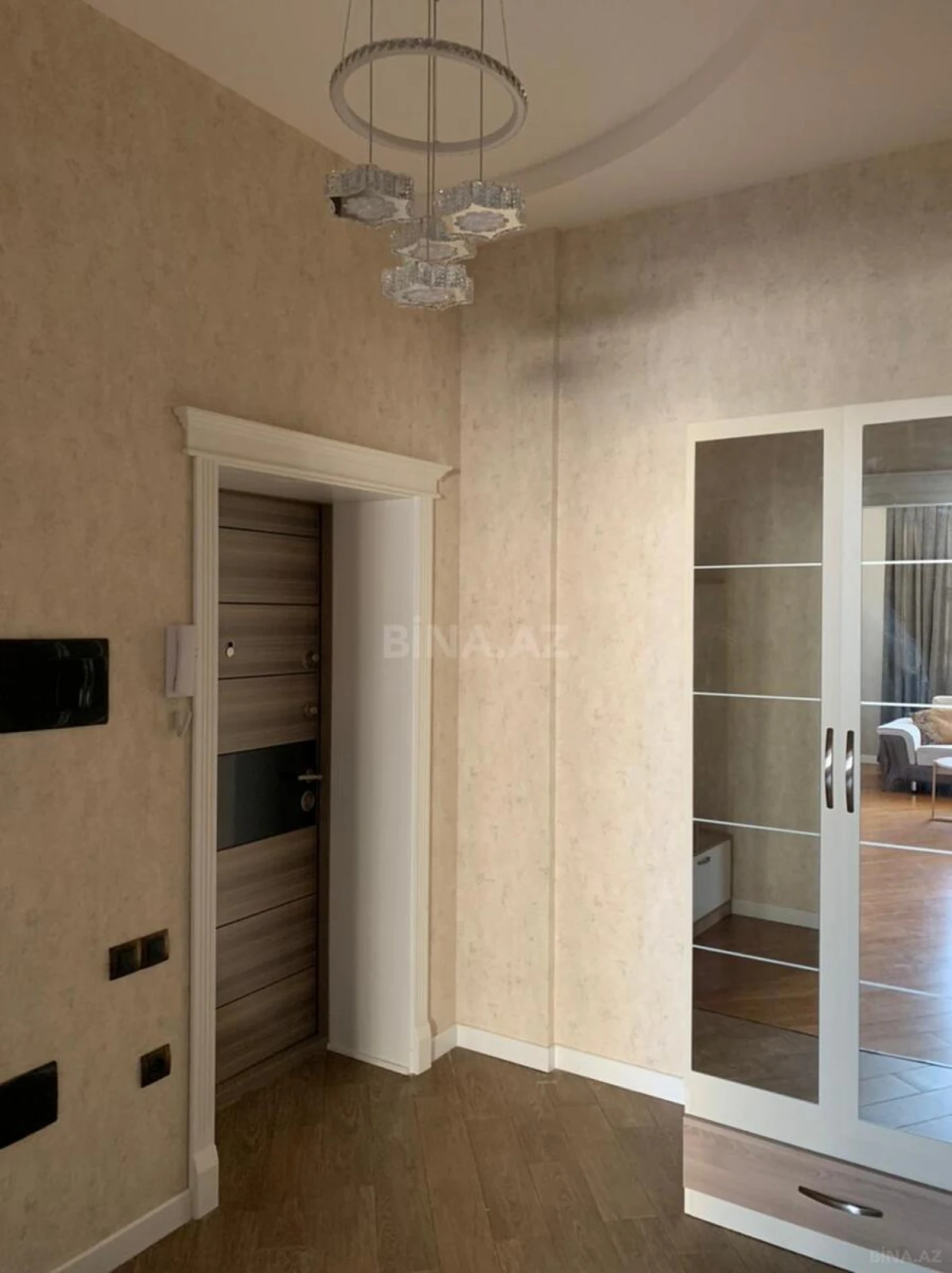 Kirayə verilir 3 otaqlı mənzil 100 m²