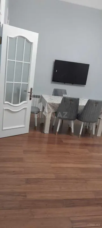 Kirayə verilir 2 otaqlı mənzil 80 m²