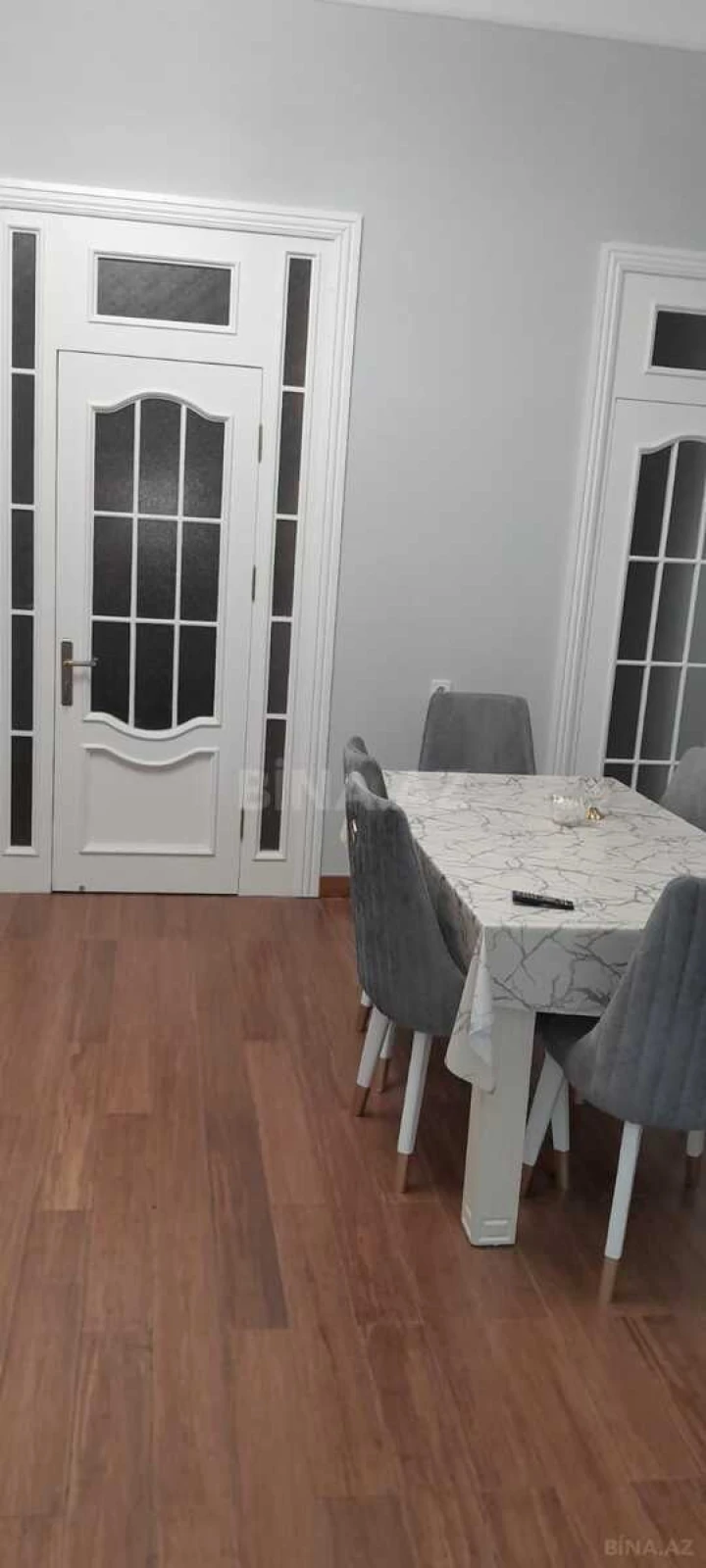 Kirayə verilir 2 otaqlı mənzil 80 m²