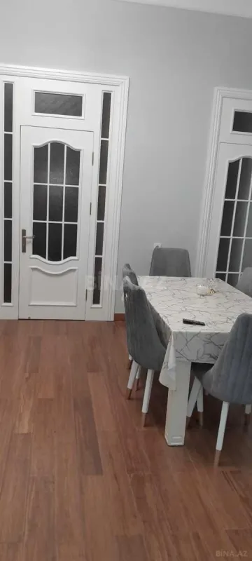 Kirayə verilir 2 otaqlı mənzil 80 m²