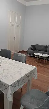 Kirayə verilir 2 otaqlı mənzil 80 m²
