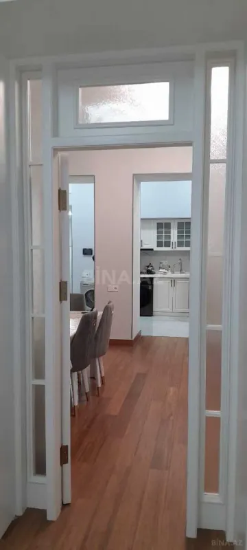 Kirayə verilir 2 otaqlı mənzil 80 m²