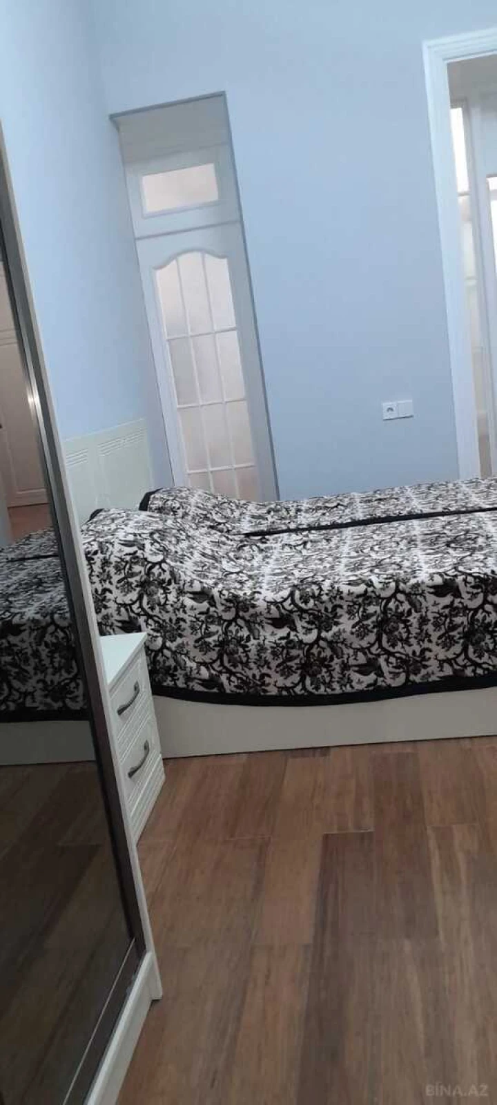 Kirayə verilir 2 otaqlı mənzil 80 m²
