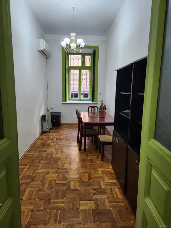 Kirayə verilir 2 otaqlı ofis 65 m²