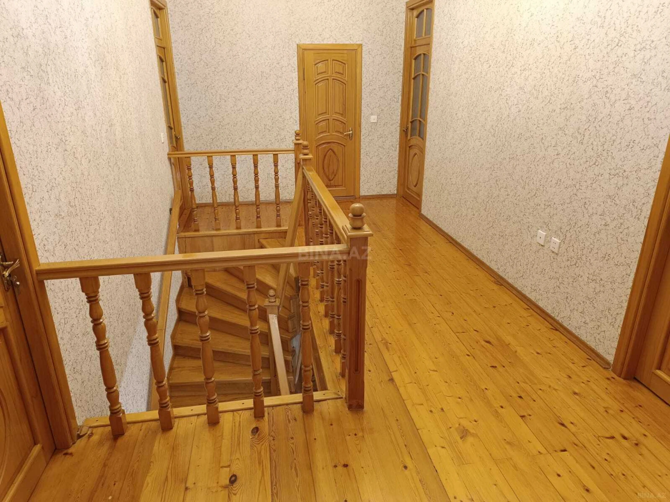 Satılır 6 otaqlı həyət evi 314 m²