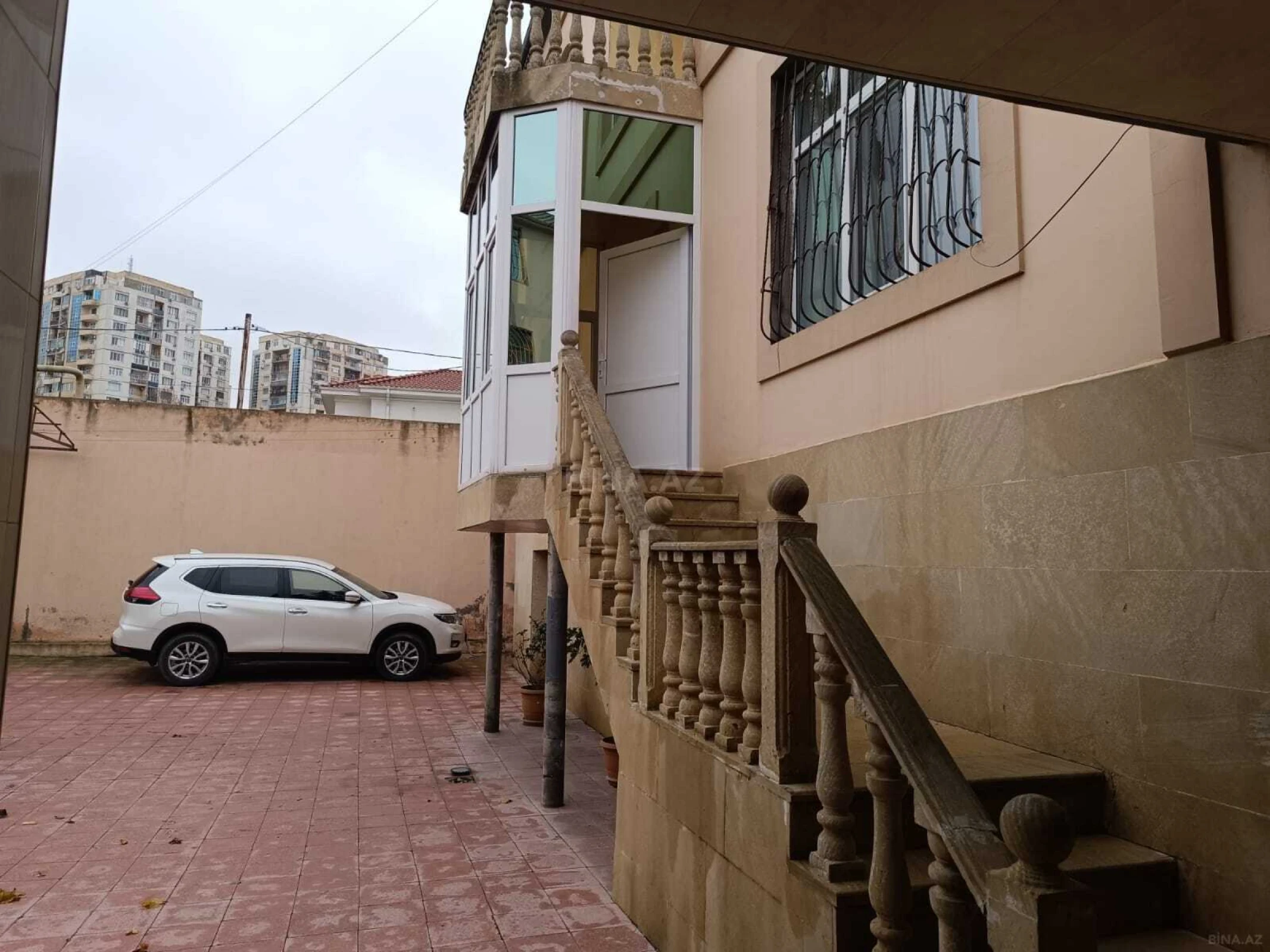 Satılır 6 otaqlı həyət evi 314 m²