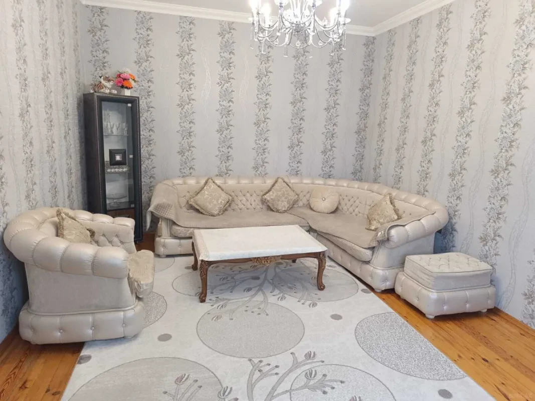 Satılır 6 otaqlı həyət evi 314 m²