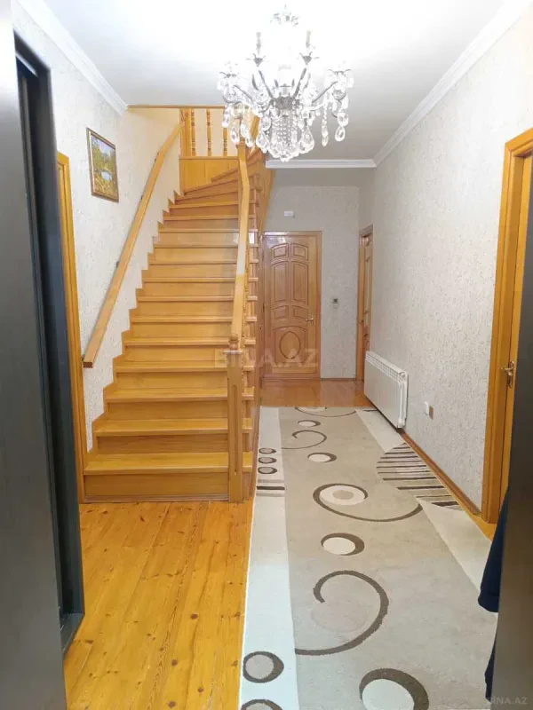 Satılır 6 otaqlı həyət evi 314 m²