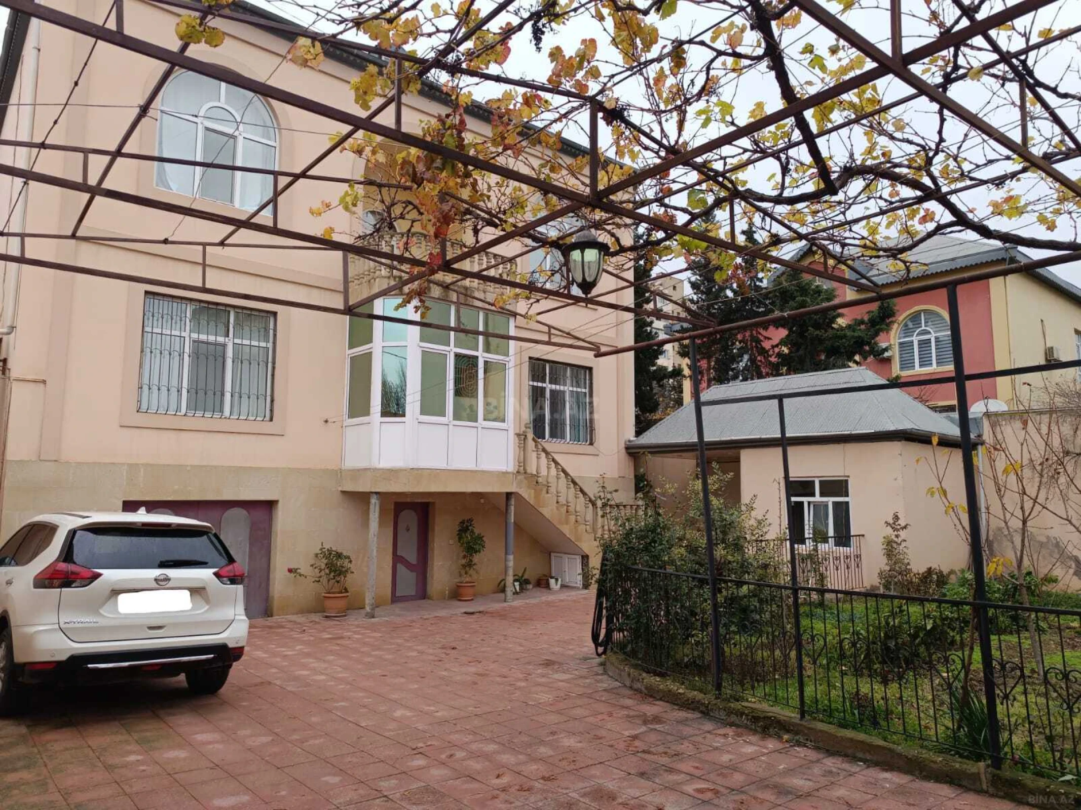 Satılır 6 otaqlı həyət evi 314 m²