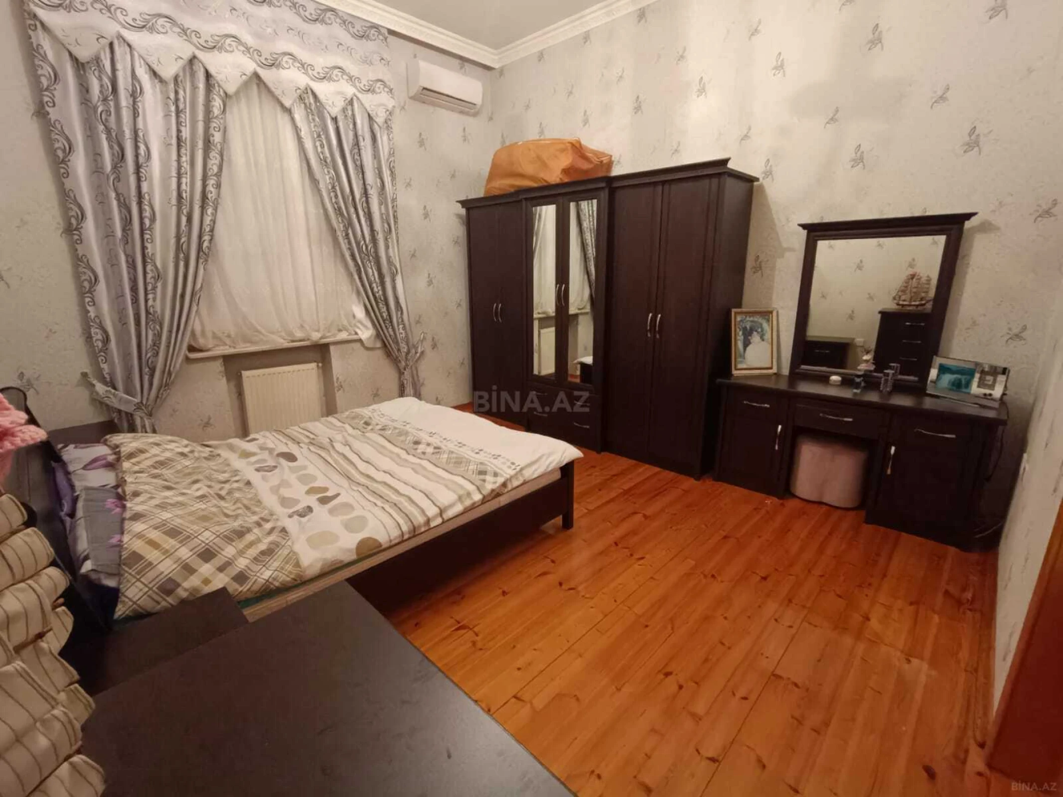 Satılır 6 otaqlı həyət evi 314 m²