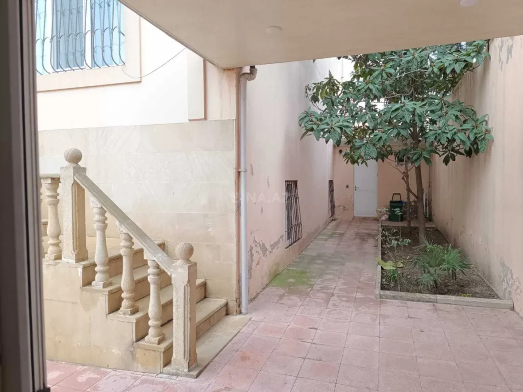 Satılır 6 otaqlı həyət evi 314 m²