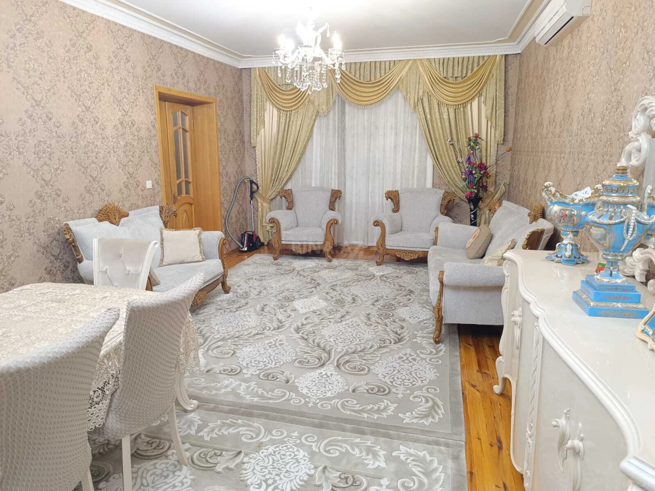 Satılır 6 otaqlı həyət evi 314 m²