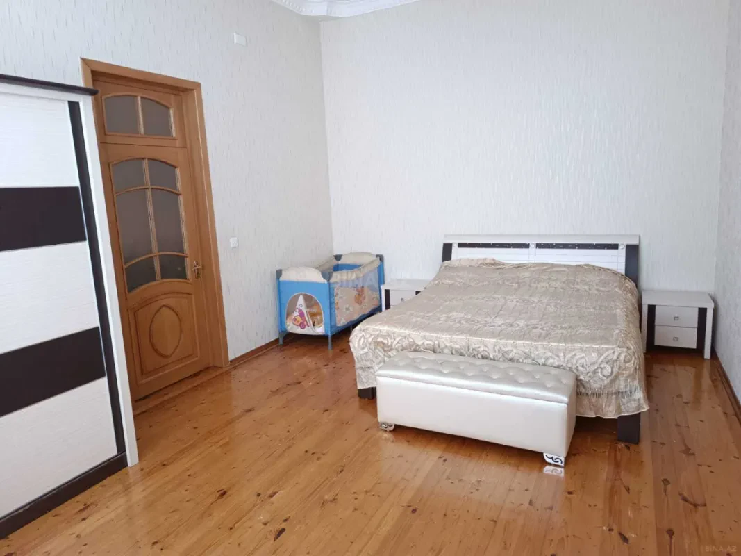 Satılır 6 otaqlı həyət evi 314 m²