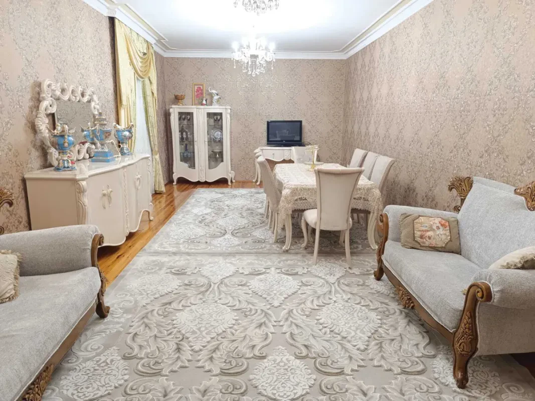 Satılır 6 otaqlı həyət evi 314 m²