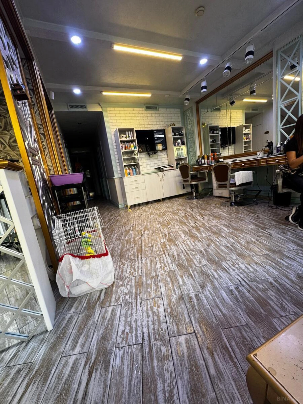 Kirayə verilir obyekt 180 m²