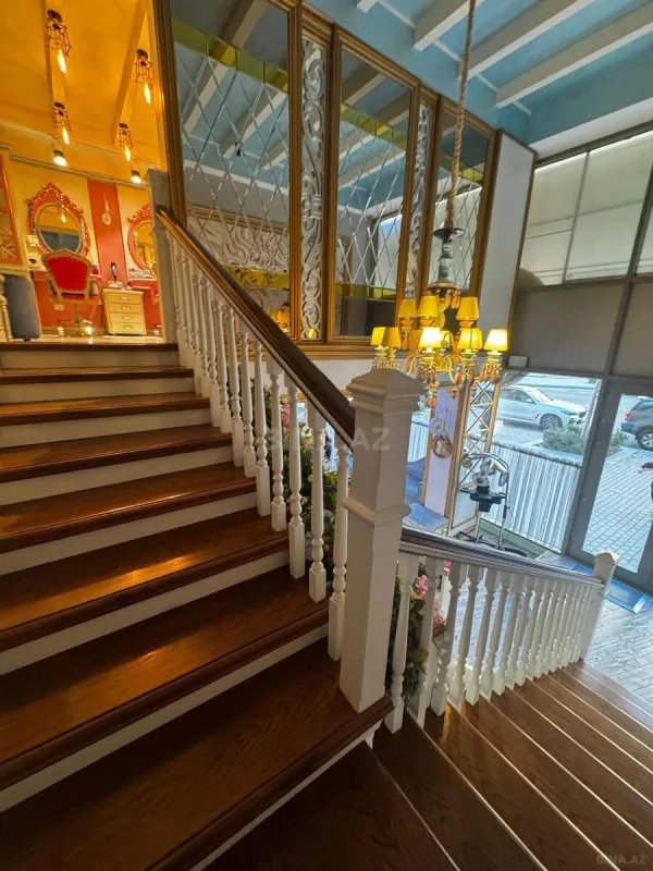 Kirayə verilir obyekt 180 m²