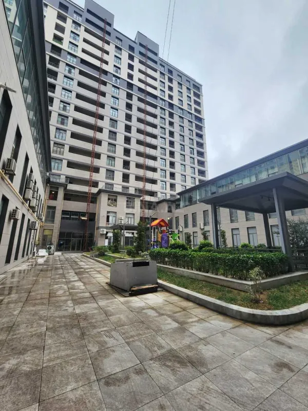 Kirayə verilir 3 otaqlı mənzil 120 m²