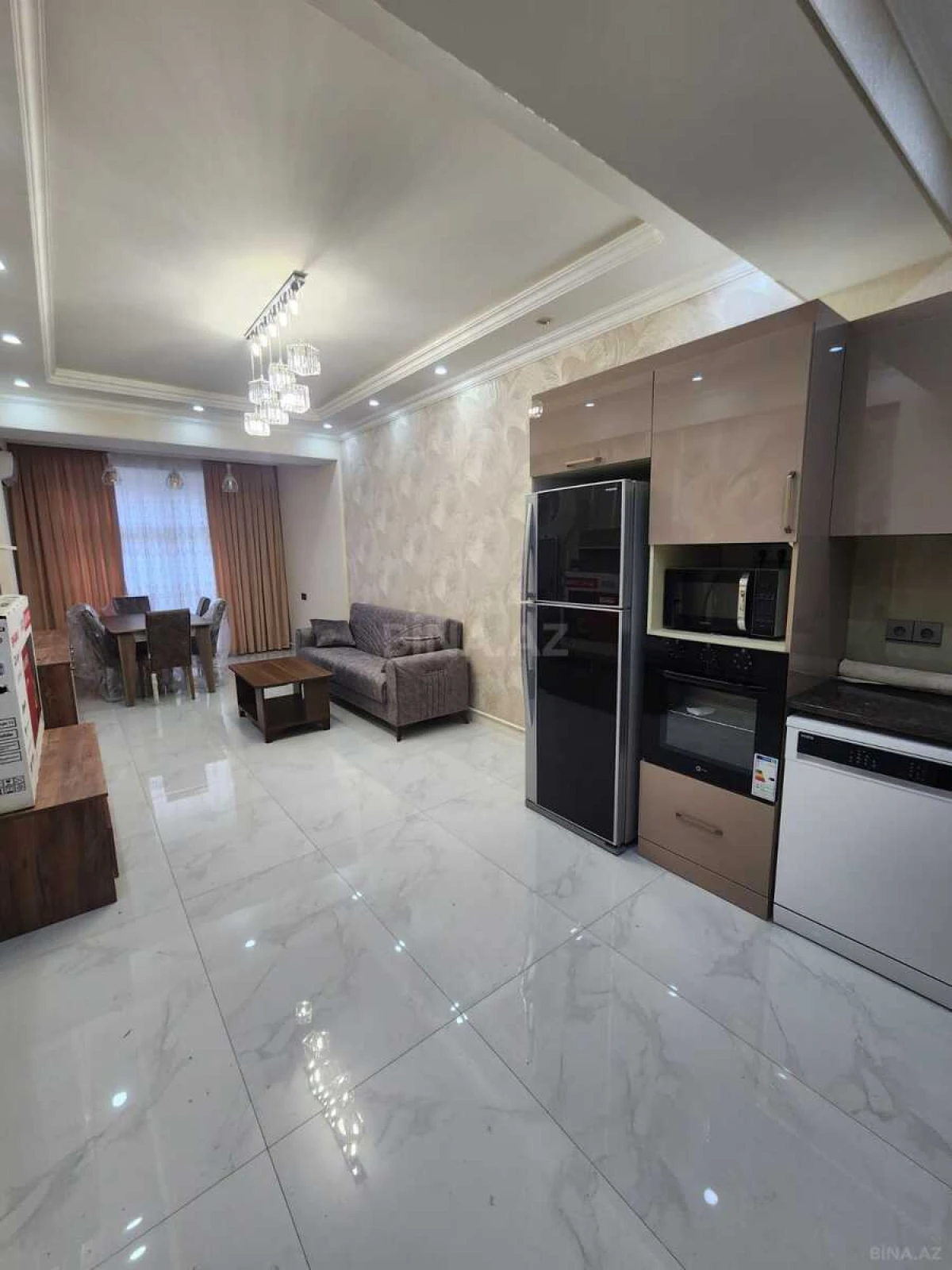 Kirayə verilir 3 otaqlı mənzil 120 m²
