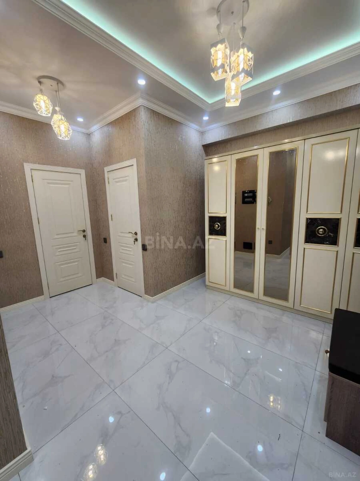 Kirayə verilir 3 otaqlı mənzil 120 m²