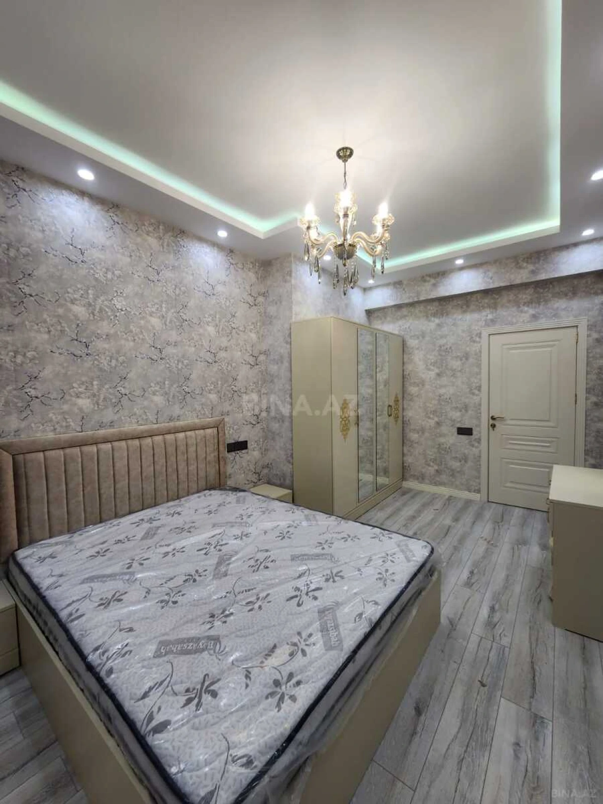 Kirayə verilir 3 otaqlı mənzil 120 m²
