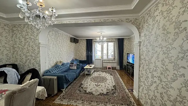 Satılır 4 otaqlı mənzil 110 m²