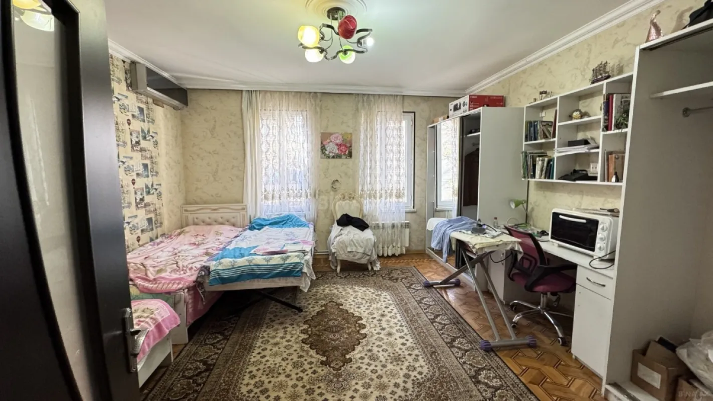 Satılır 4 otaqlı mənzil 110 m²