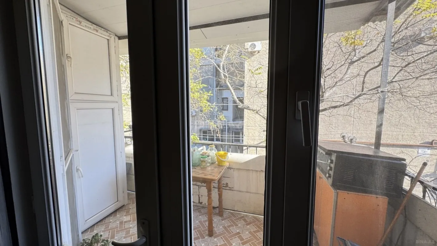Satılır 4 otaqlı mənzil 110 m²