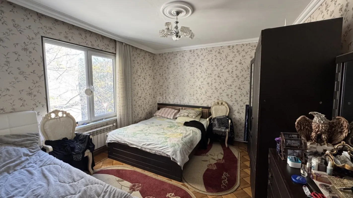 Satılır 4 otaqlı mənzil 110 m²