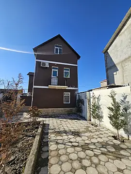 Satılır 4 otaqlı həyət evi 150 m²