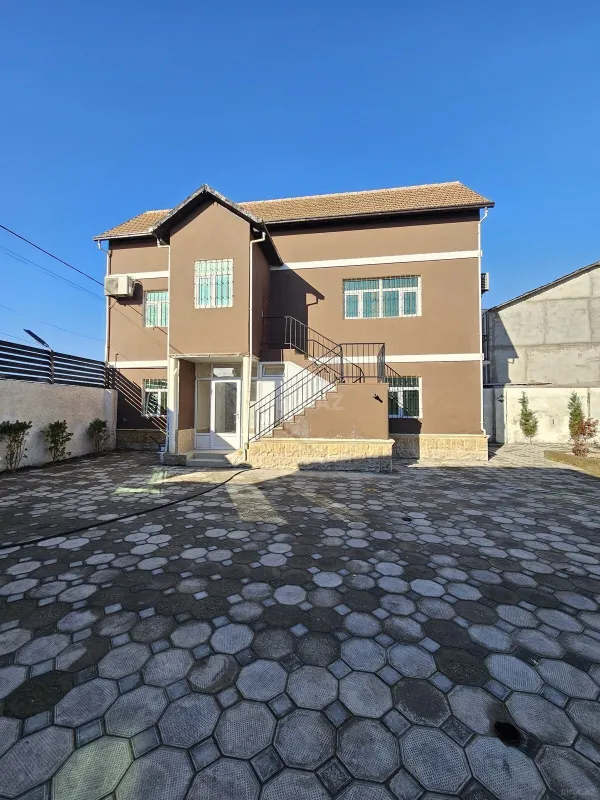 Satılır 4 otaqlı həyət evi 150 m²