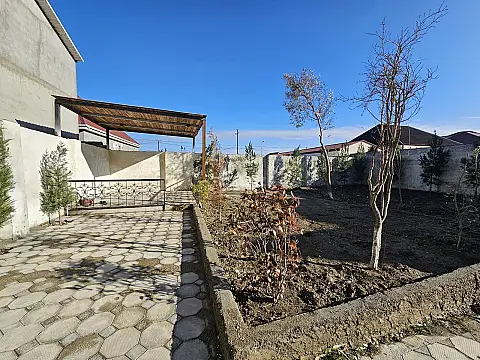 Satılır 4 otaqlı həyət evi 150 m²