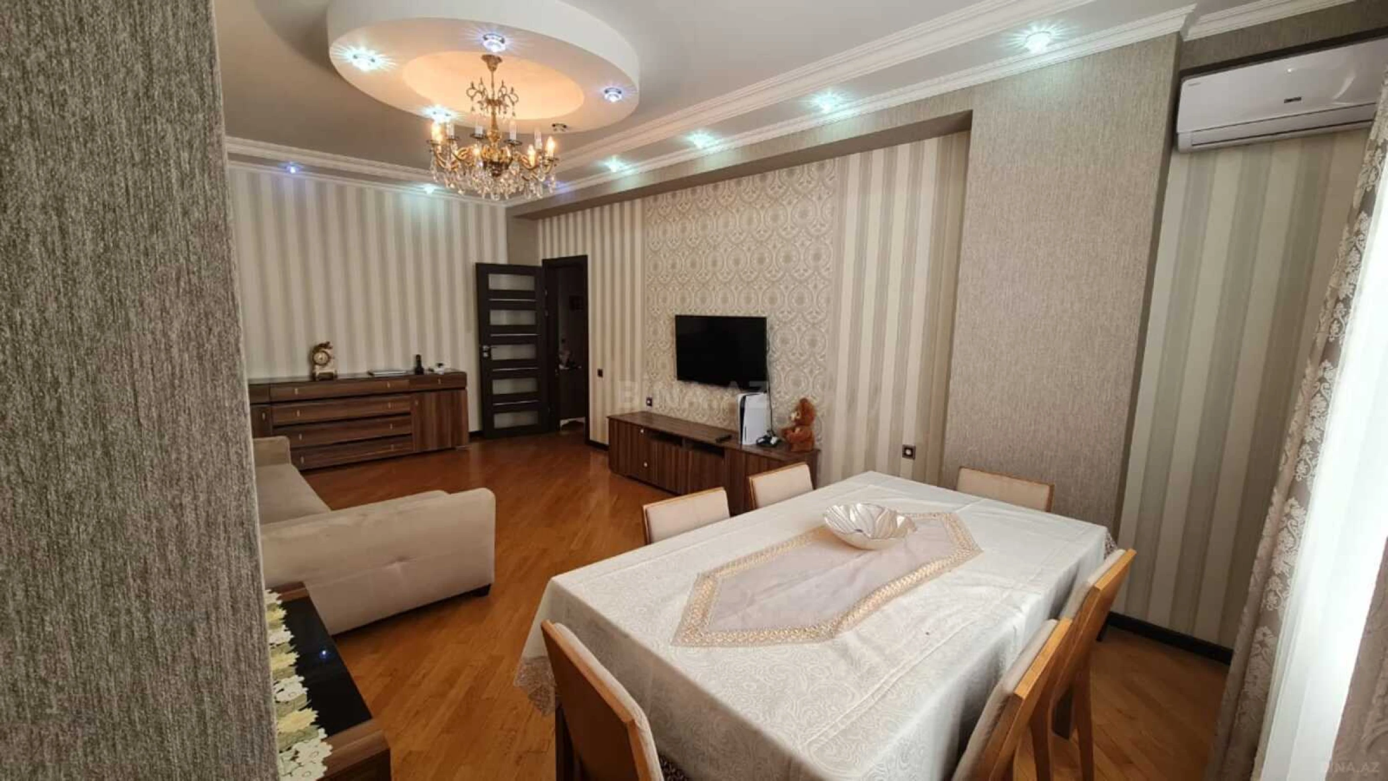 Satılır 2 otaqlı mənzil 90 m²
