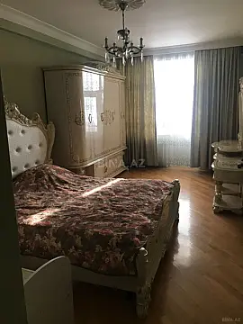Satılır 3 otaqlı mənzil 130 m²
