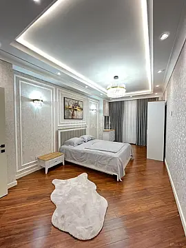 Satılır 4 otaqlı mənzil 180 m²