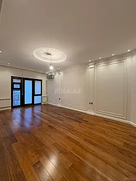 Satılır 4 otaqlı mənzil 200 m²