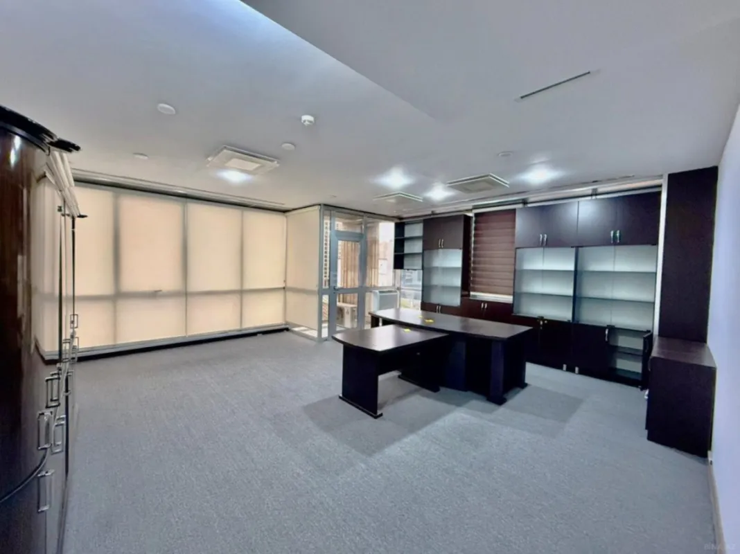 Kirayə verilir 1 otaqlı ofis 10 m²