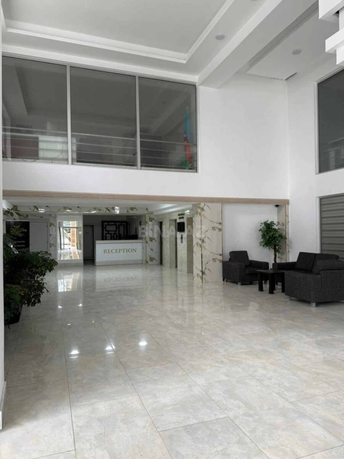 Kirayə verilir 1 otaqlı ofis 10 m²