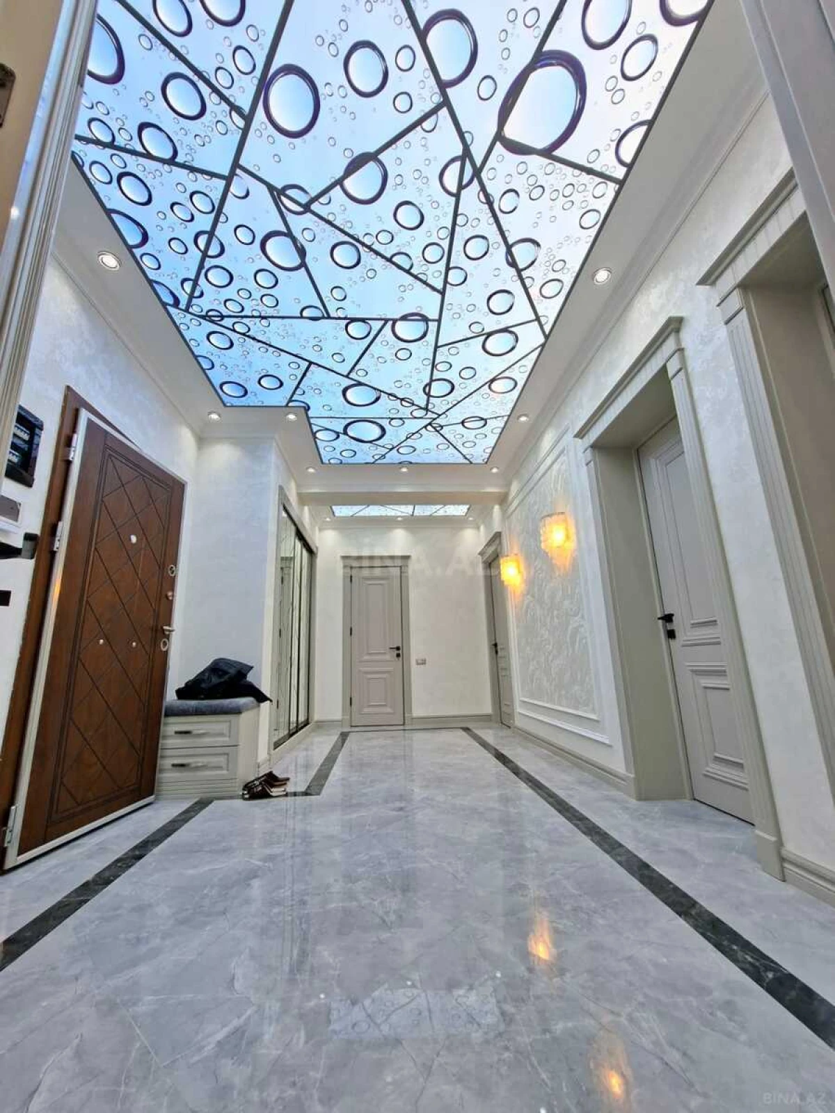 Satılır 4 otaqlı mənzil 130 m²