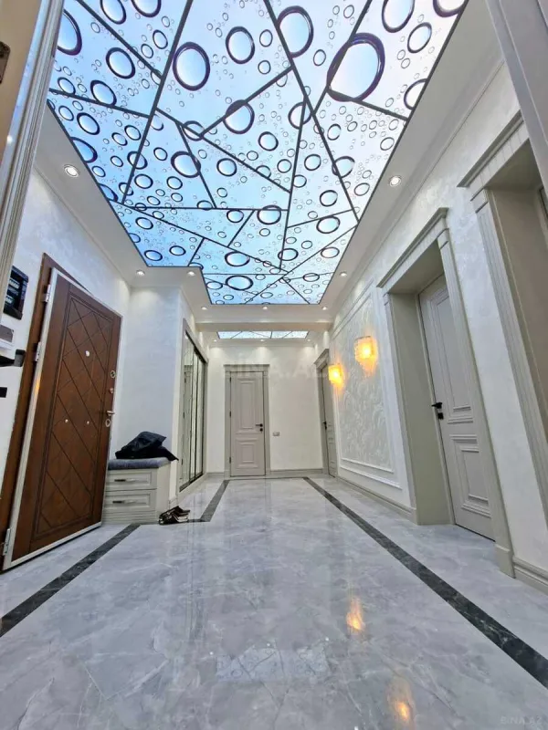 Satılır 4 otaqlı mənzil 130 m²