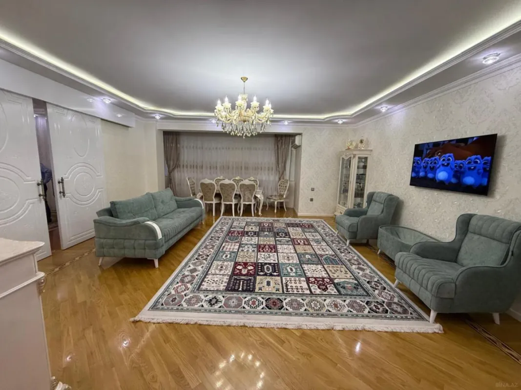 Satılır 3 otaqlı mənzil 220 m²